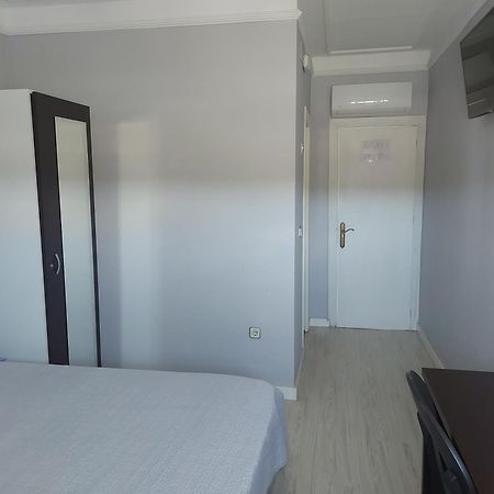 Hostal Fuente Del Pino Хумилья Экстерьер фото