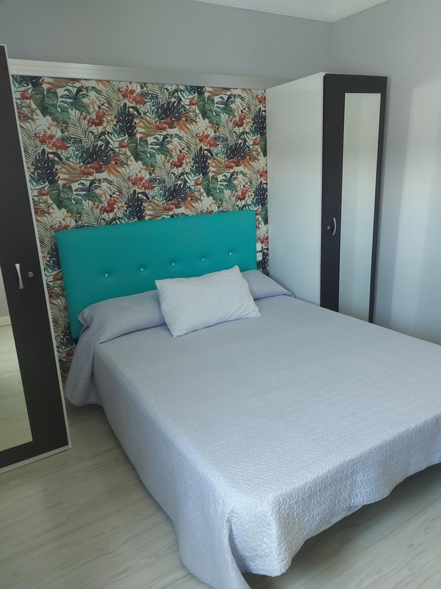 Hostal Fuente Del Pino Хумилья Экстерьер фото